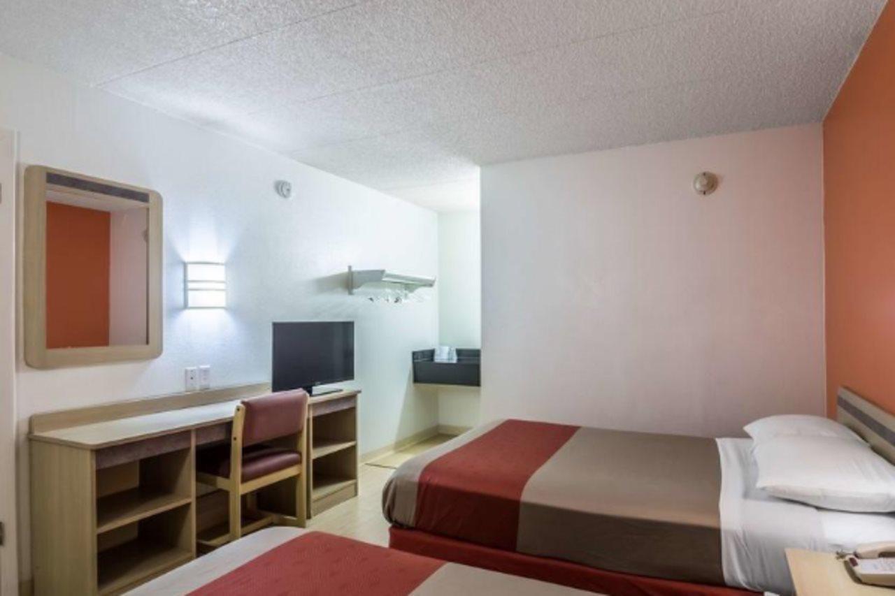 Motel 6 Chicago Southwest - Aurora Εξωτερικό φωτογραφία