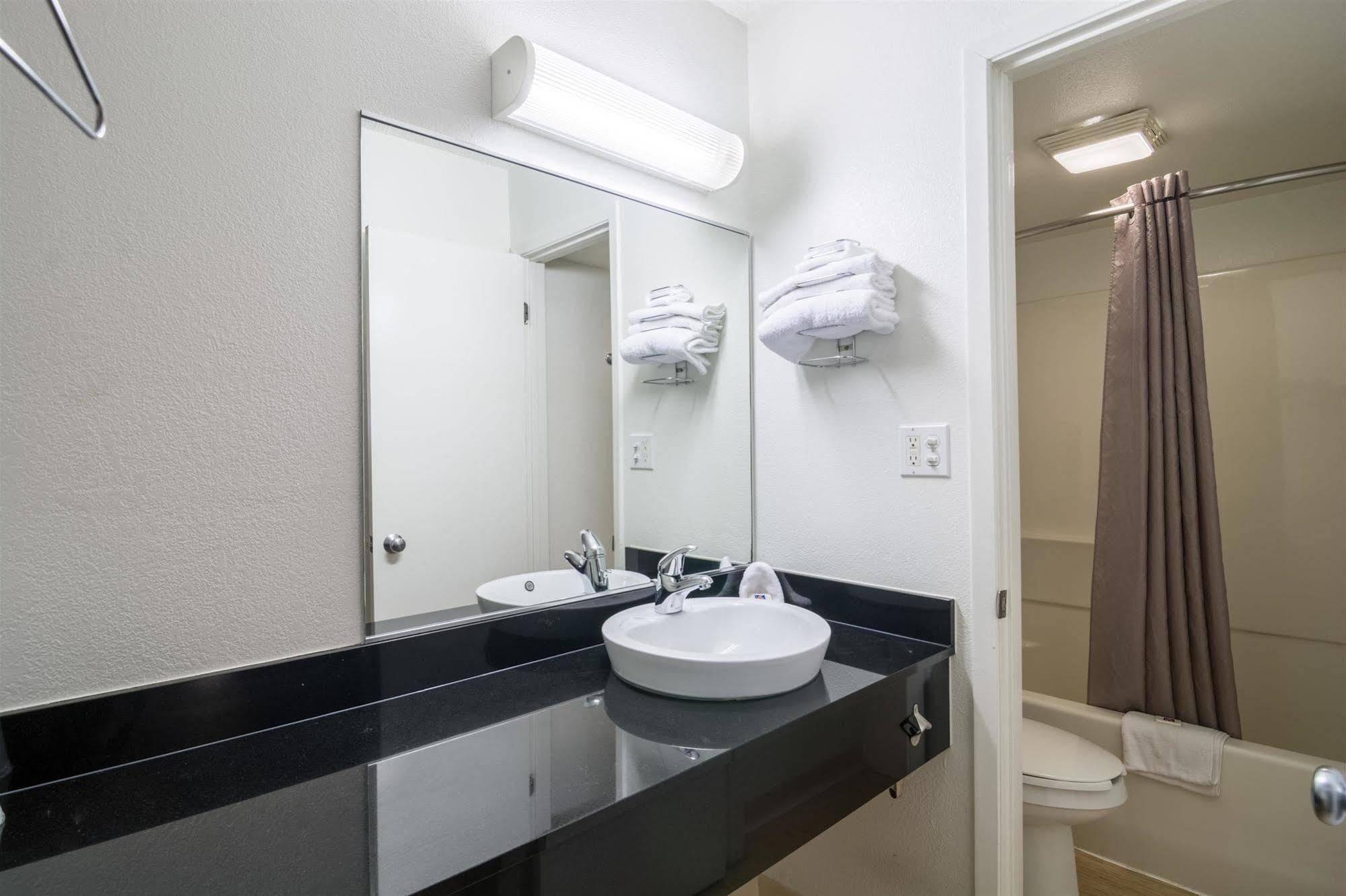 Motel 6 Chicago Southwest - Aurora Εξωτερικό φωτογραφία