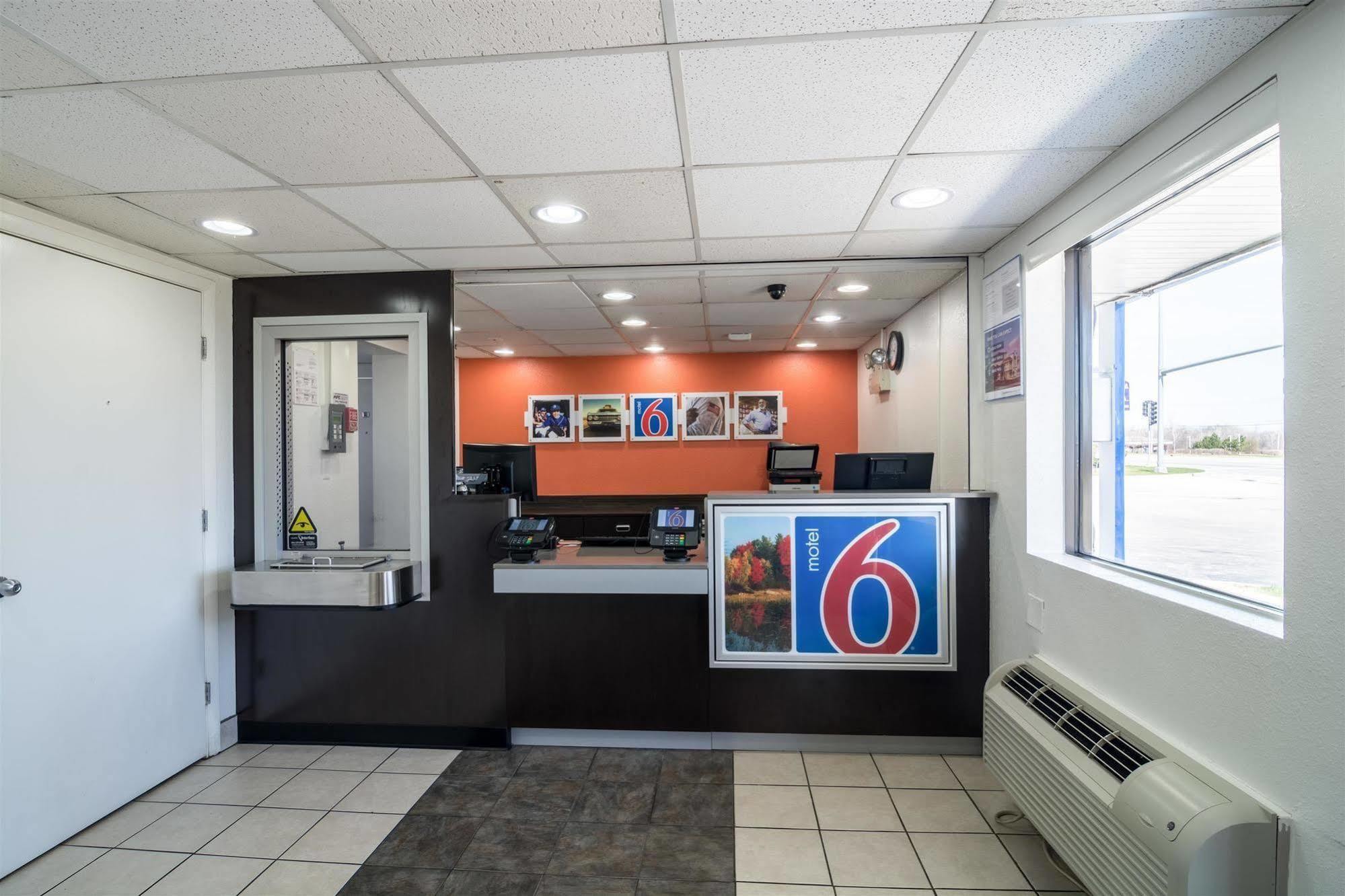 Motel 6 Chicago Southwest - Aurora Εξωτερικό φωτογραφία