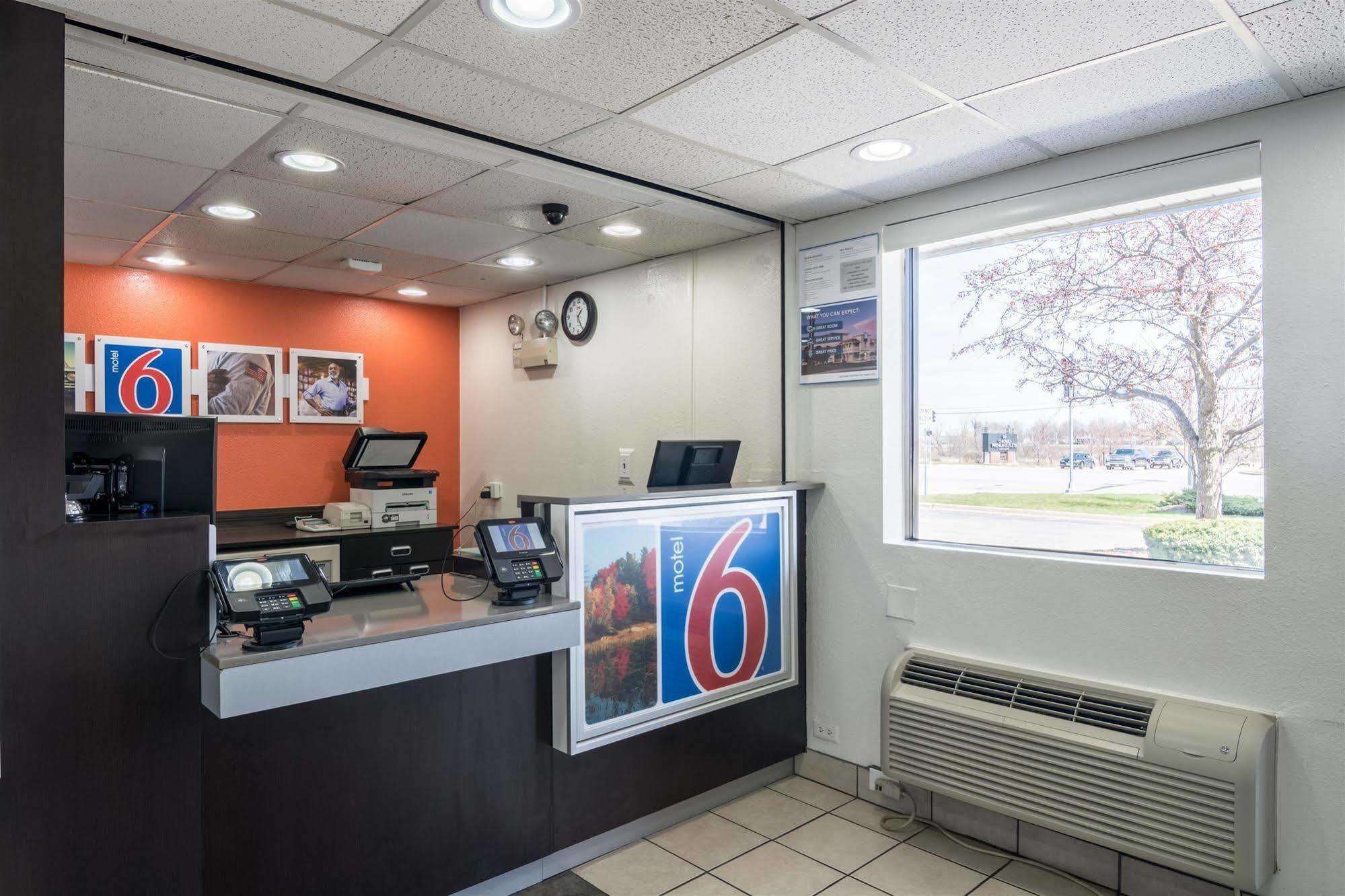 Motel 6 Chicago Southwest - Aurora Εξωτερικό φωτογραφία