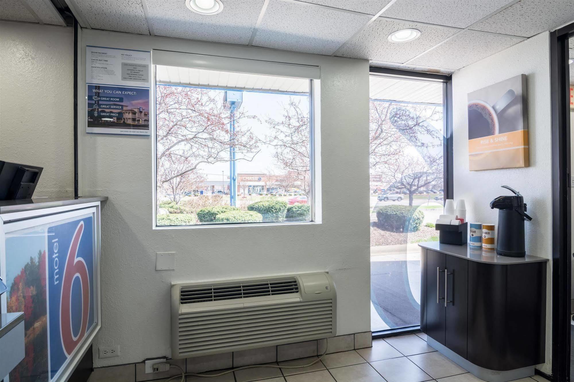 Motel 6 Chicago Southwest - Aurora Εξωτερικό φωτογραφία