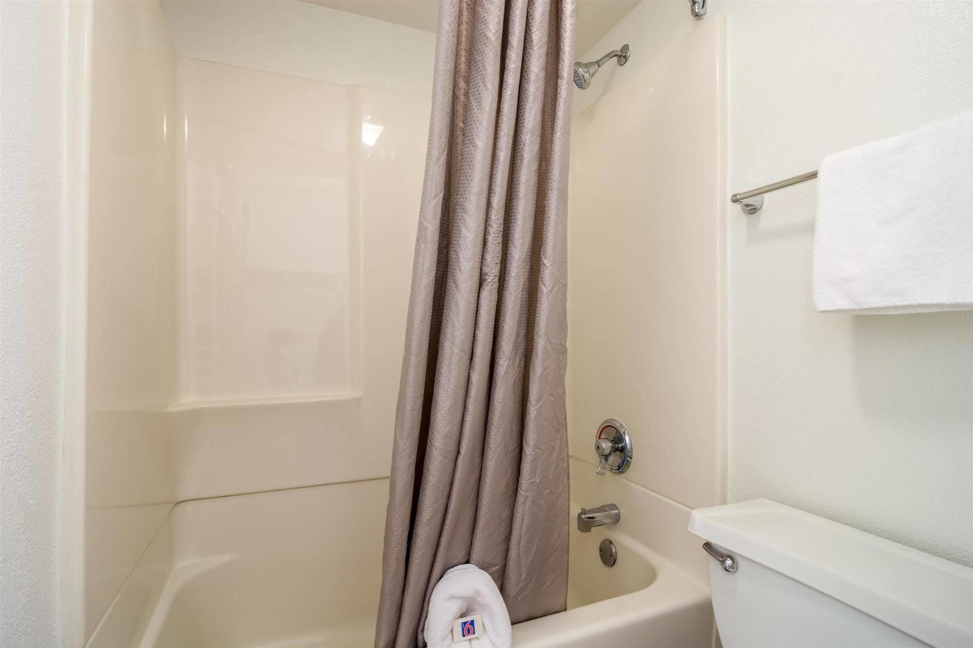 Motel 6 Chicago Southwest - Aurora Εξωτερικό φωτογραφία