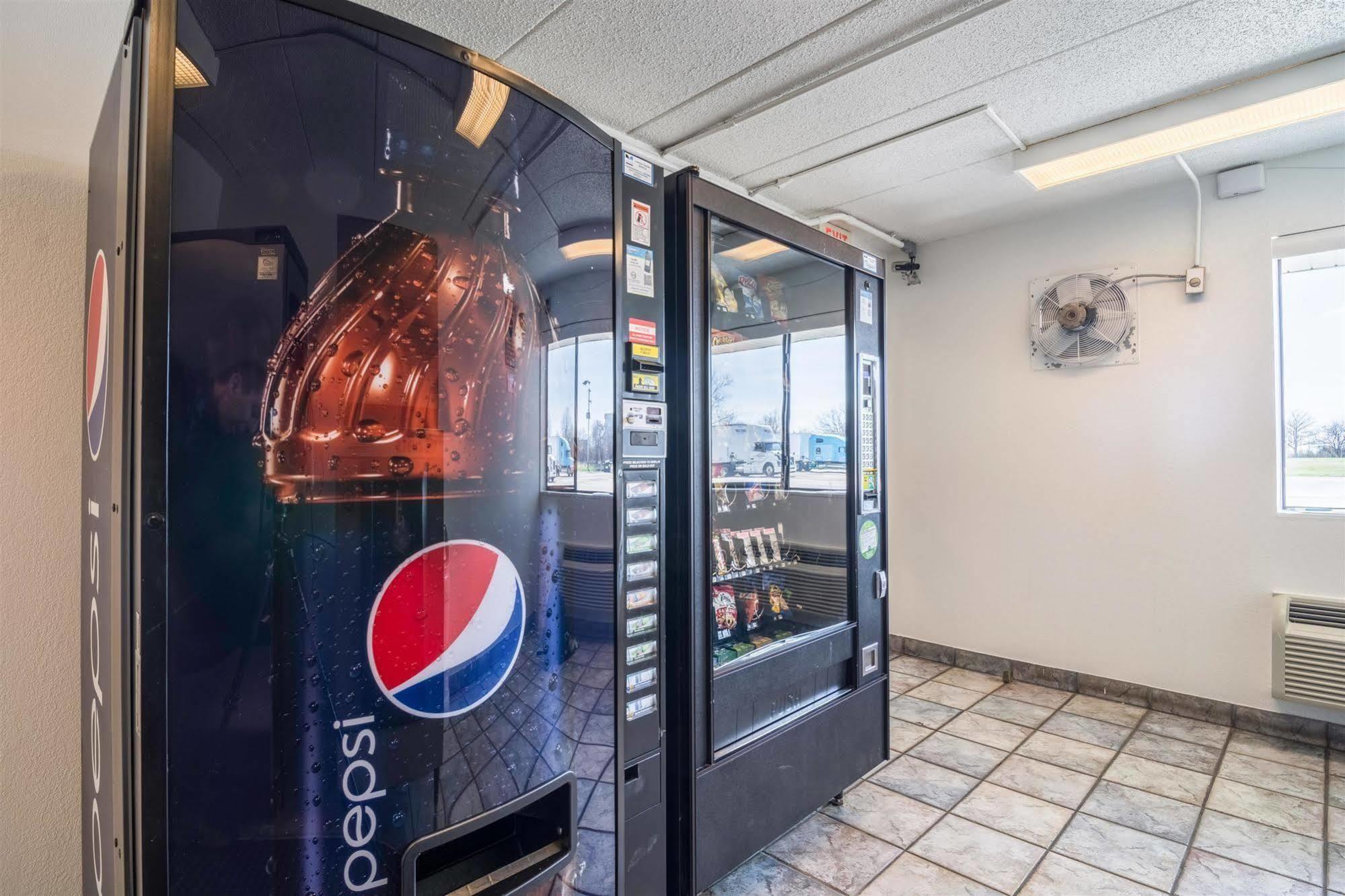 Motel 6 Chicago Southwest - Aurora Εξωτερικό φωτογραφία