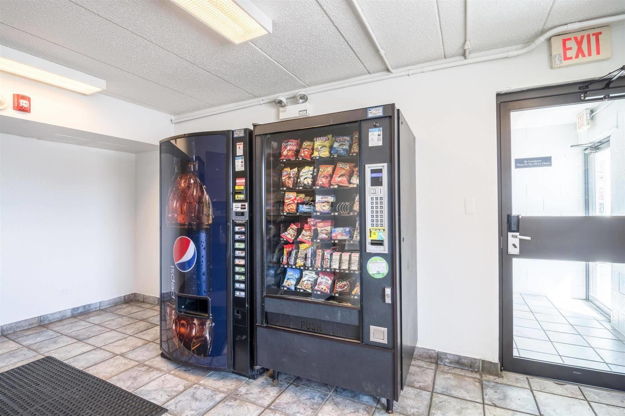 Motel 6 Chicago Southwest - Aurora Εξωτερικό φωτογραφία