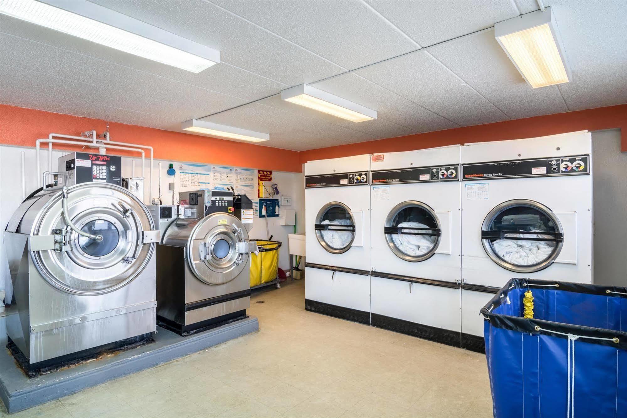 Motel 6 Chicago Southwest - Aurora Εξωτερικό φωτογραφία