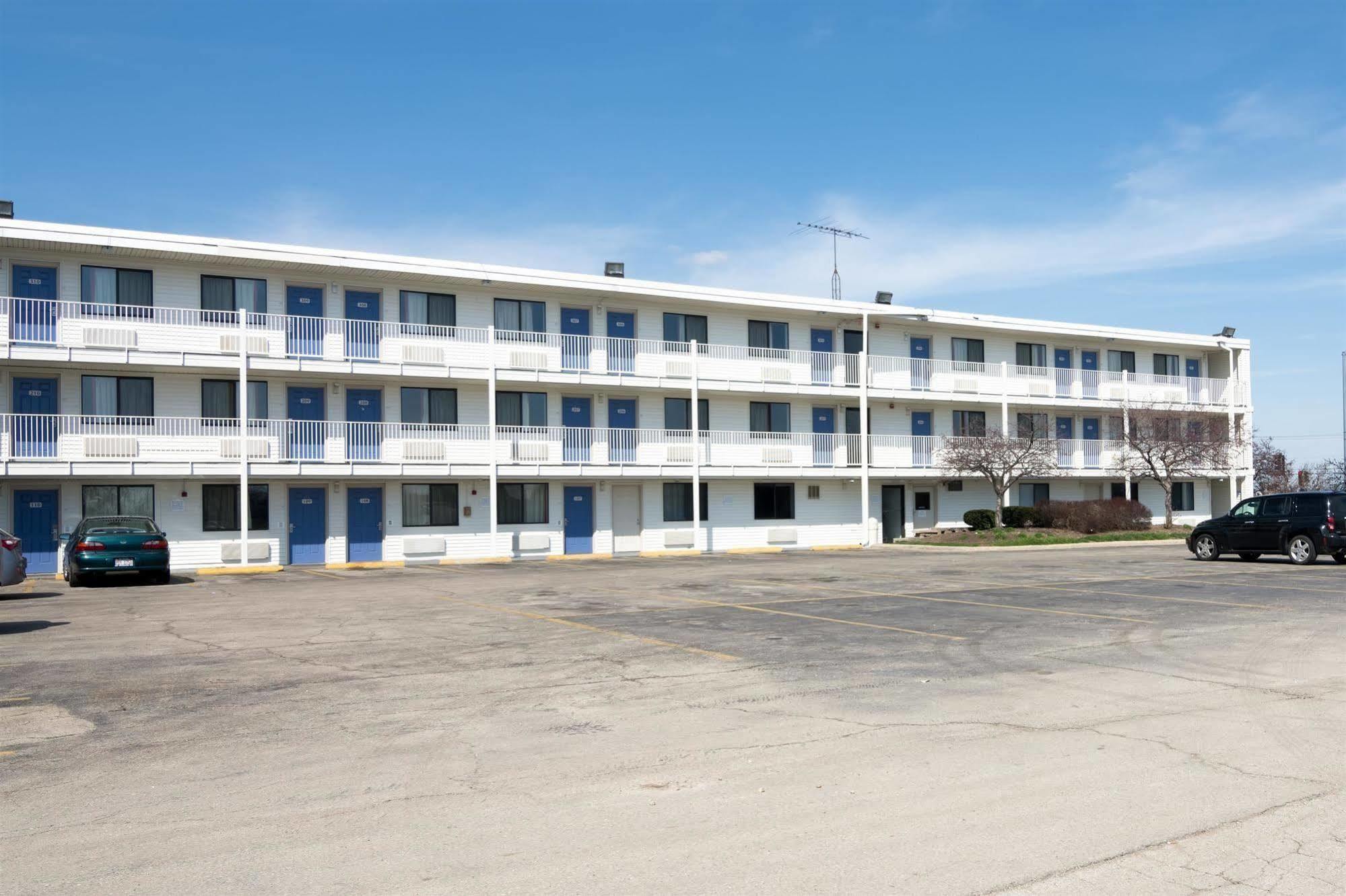 Motel 6 Chicago Southwest - Aurora Εξωτερικό φωτογραφία