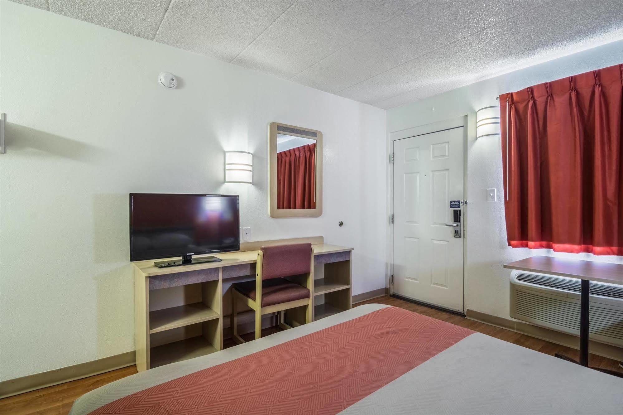 Motel 6 Chicago Southwest - Aurora Εξωτερικό φωτογραφία